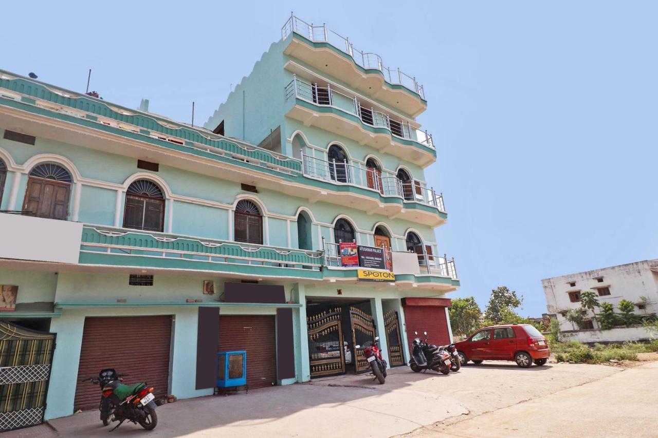 Spot On 37040 Hotel Ayushman Palace Bilaspur  Luaran gambar