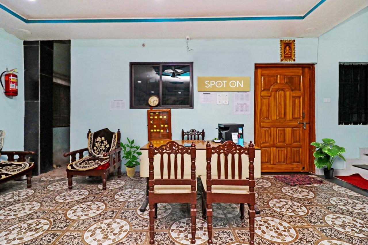 Spot On 37040 Hotel Ayushman Palace Bilaspur  Luaran gambar