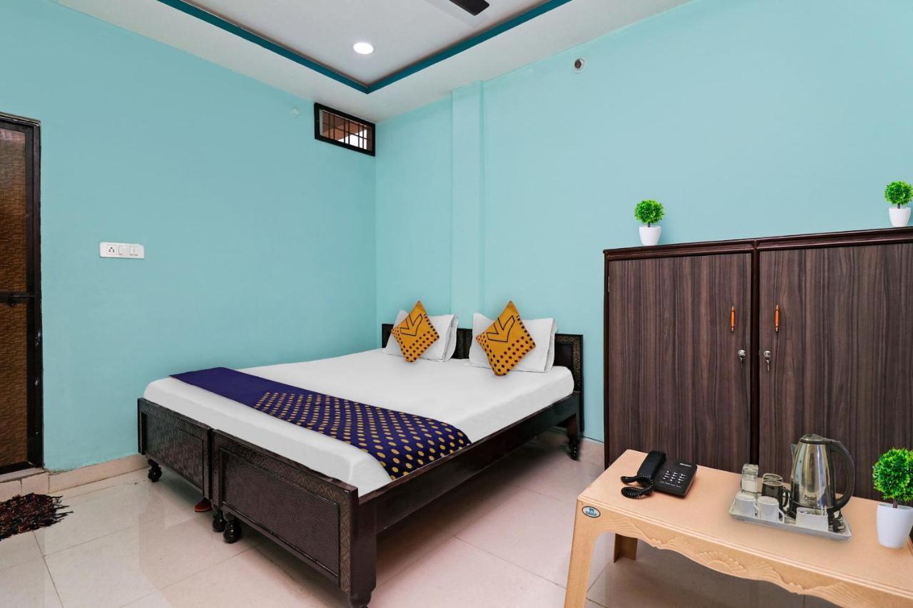 Spot On 37040 Hotel Ayushman Palace Bilaspur  Luaran gambar